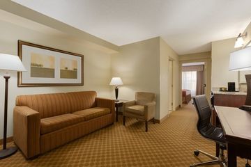 Country & By Radisson, Chester, Va Chester