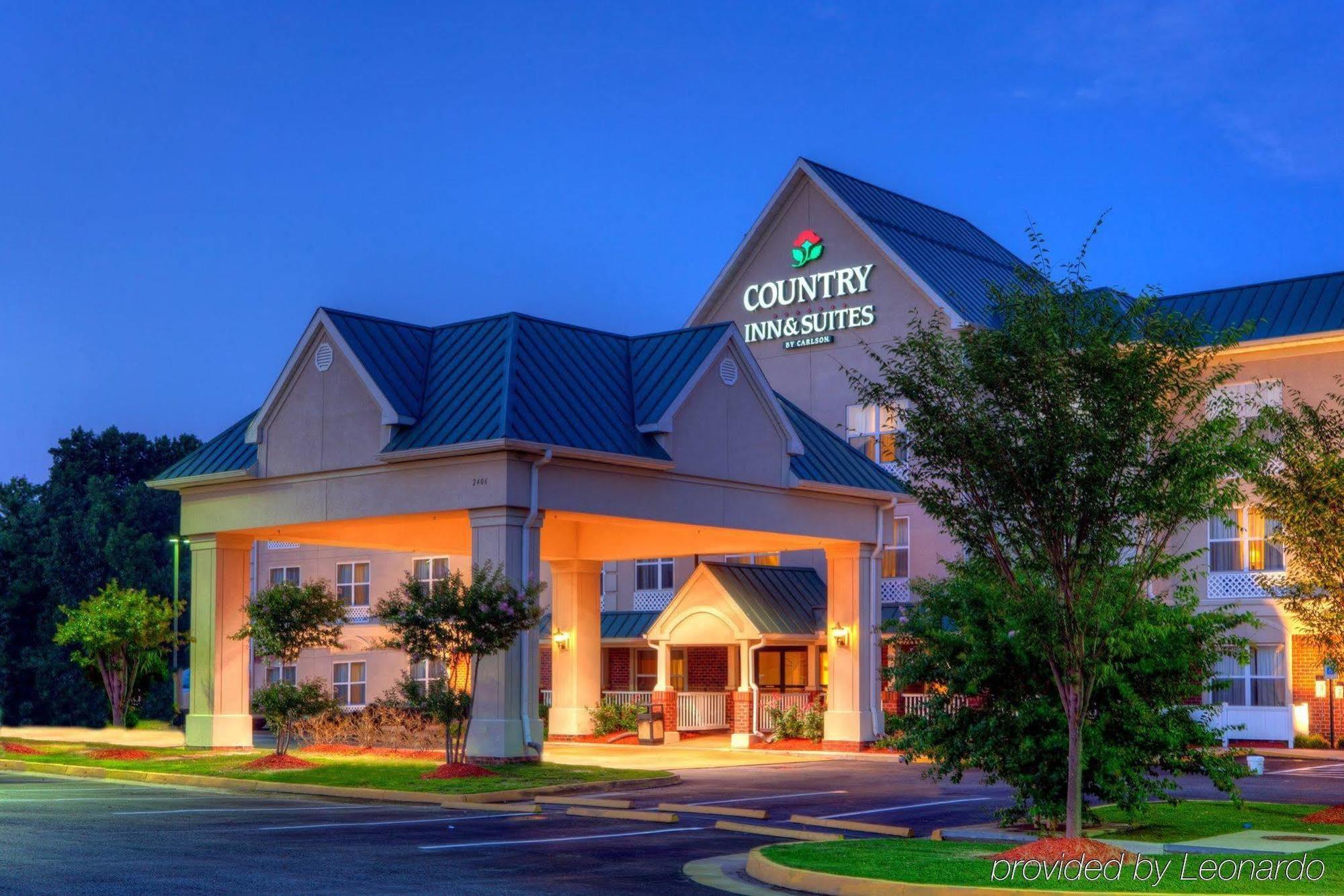 Country & By Radisson, Chester, Va Hotel